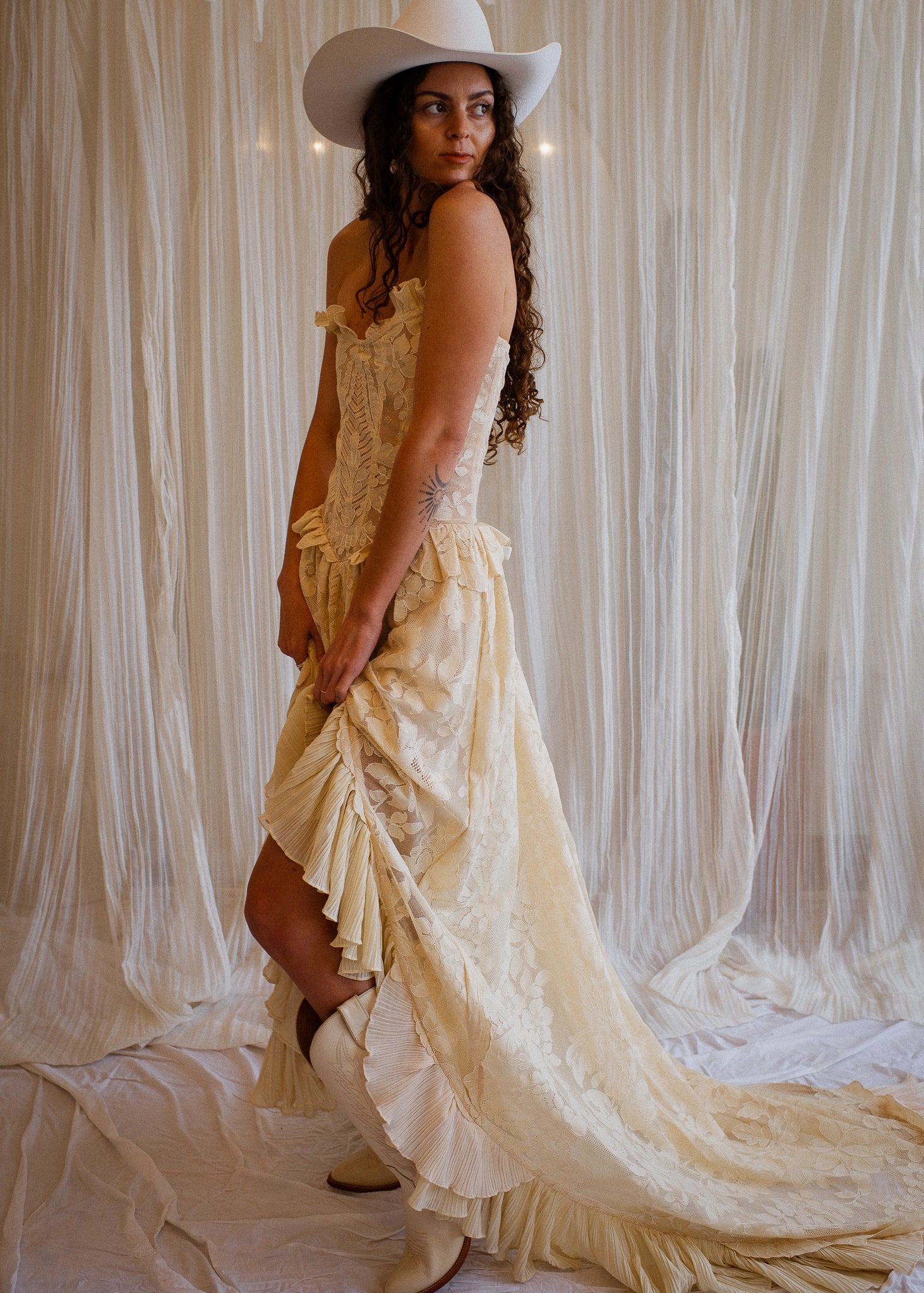 Hazel Sample Gown Size 8